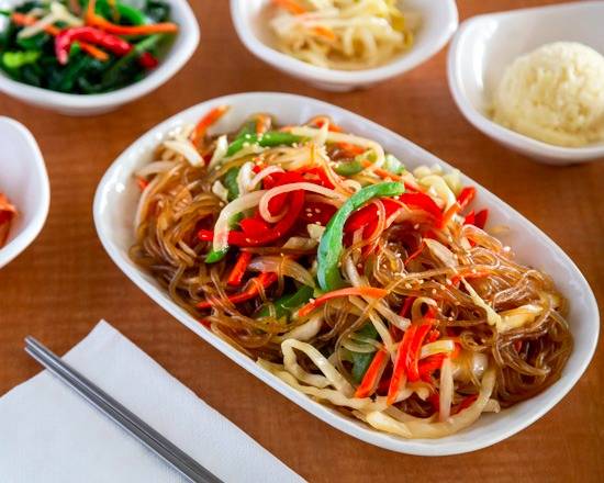 61. Stir Fried Glass Noodles 잡채-炒粉丝